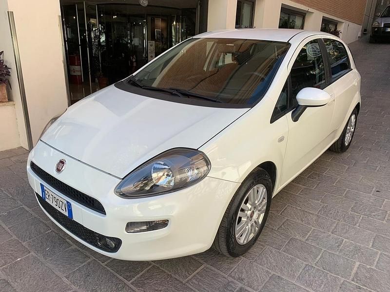 Usata Fiat Punto Lounge 75 CV (55 kW) 2013 Bianco Utilitaria