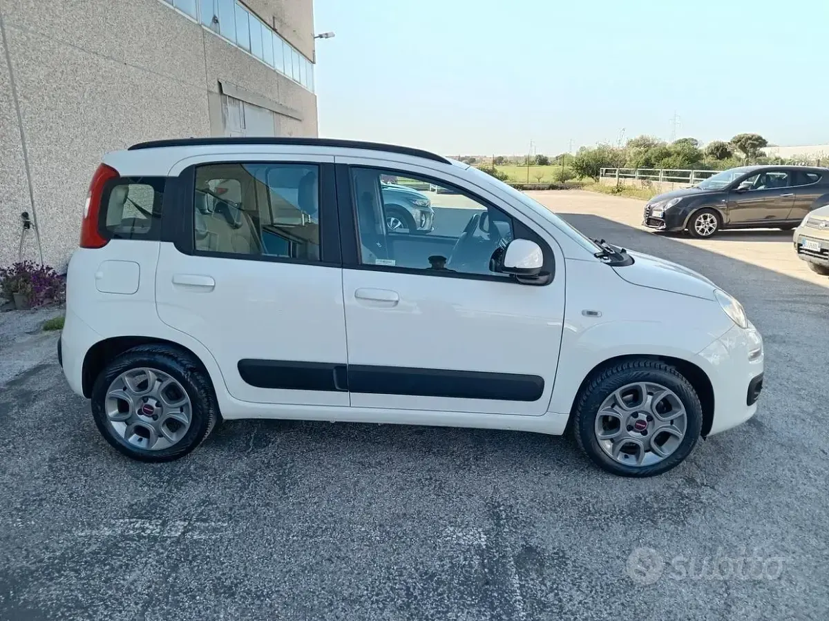 Usata Fiat Panda Lounge 95 CV (69 kW) 2016 Bianco Utilitaria
