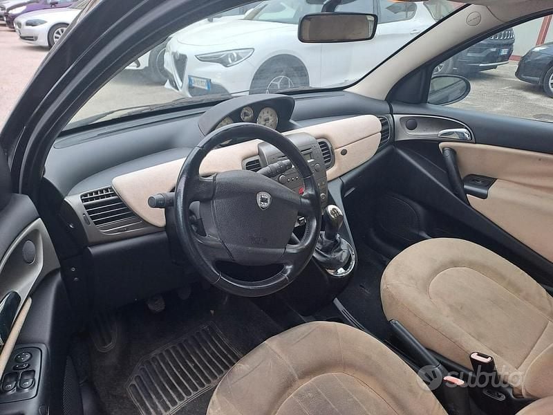 Usata Lancia Ypsilon 70 CV (51 kW) 2006 Nero Utilitaria