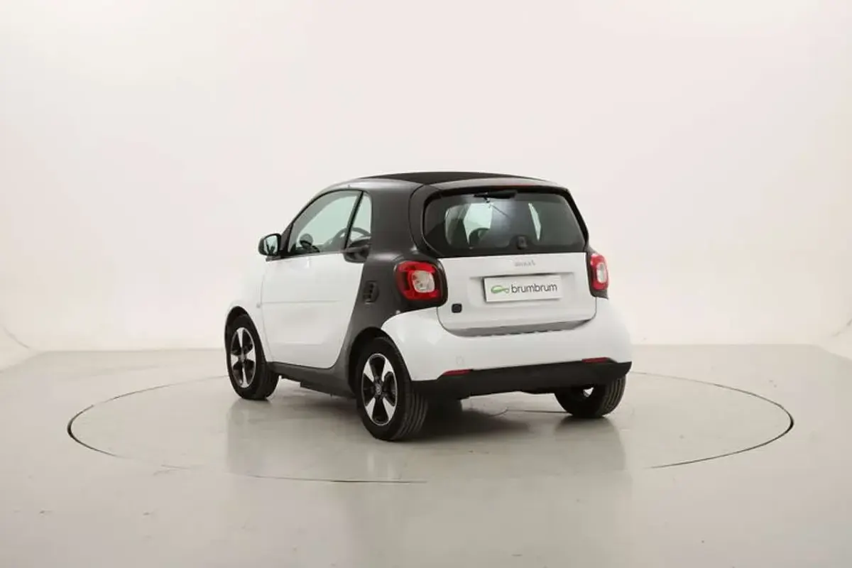 Begagnad Smart ForTwo Coupé Passion 41 kW (56 HK) 2022 Grå Halvkombi