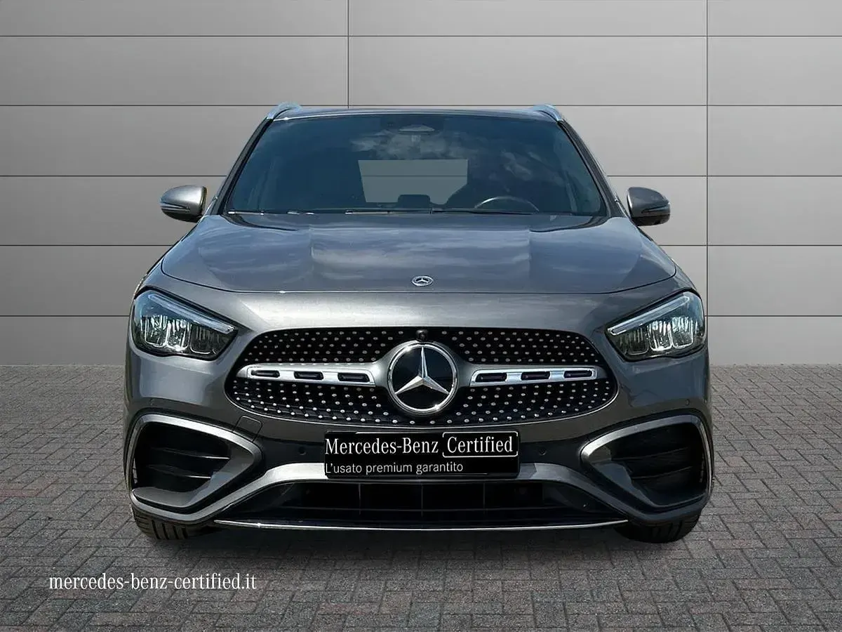 Usata Mercedes GLA200 Advanced Plus 150 CV (110 kW) 2024 Grigio medio metallizzato SUV