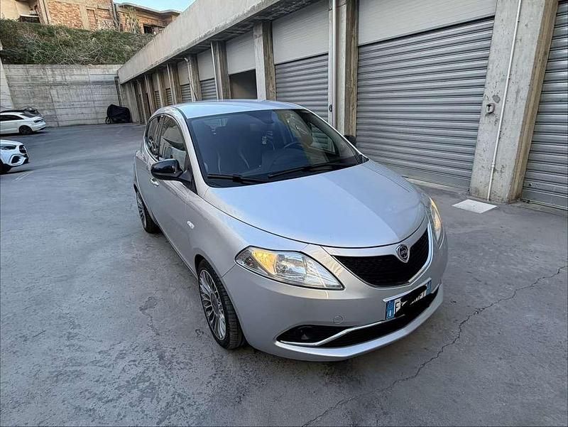 Usata Lancia Ypsilon S 95 CV (69 kW) 2017 Utilitaria