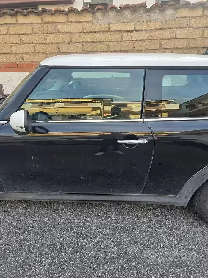 Usata Mini Cooper D 109 CV (80 kW) 2007 Nero Utilitaria