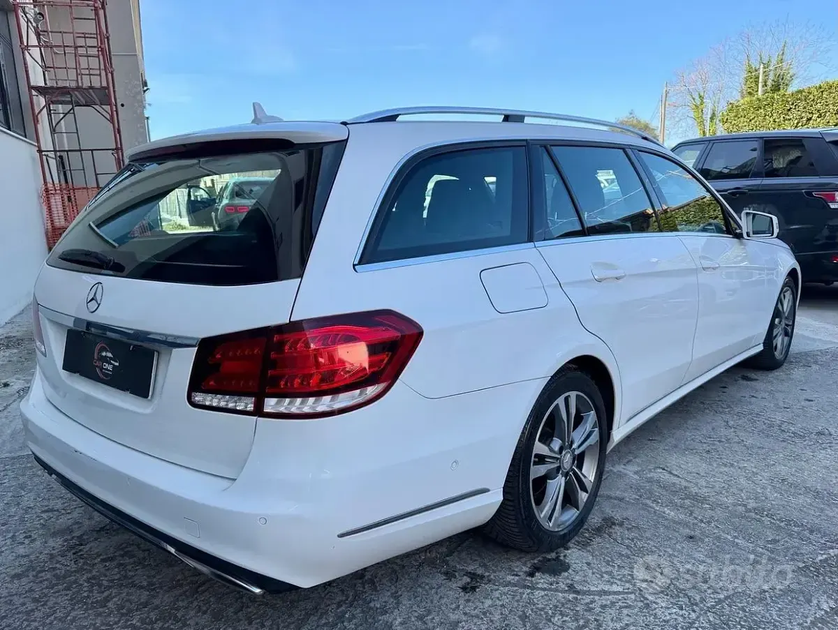 Usata Mercedes E250 Premium 204 CV (150 kW) 2016 Bianco Station wagon