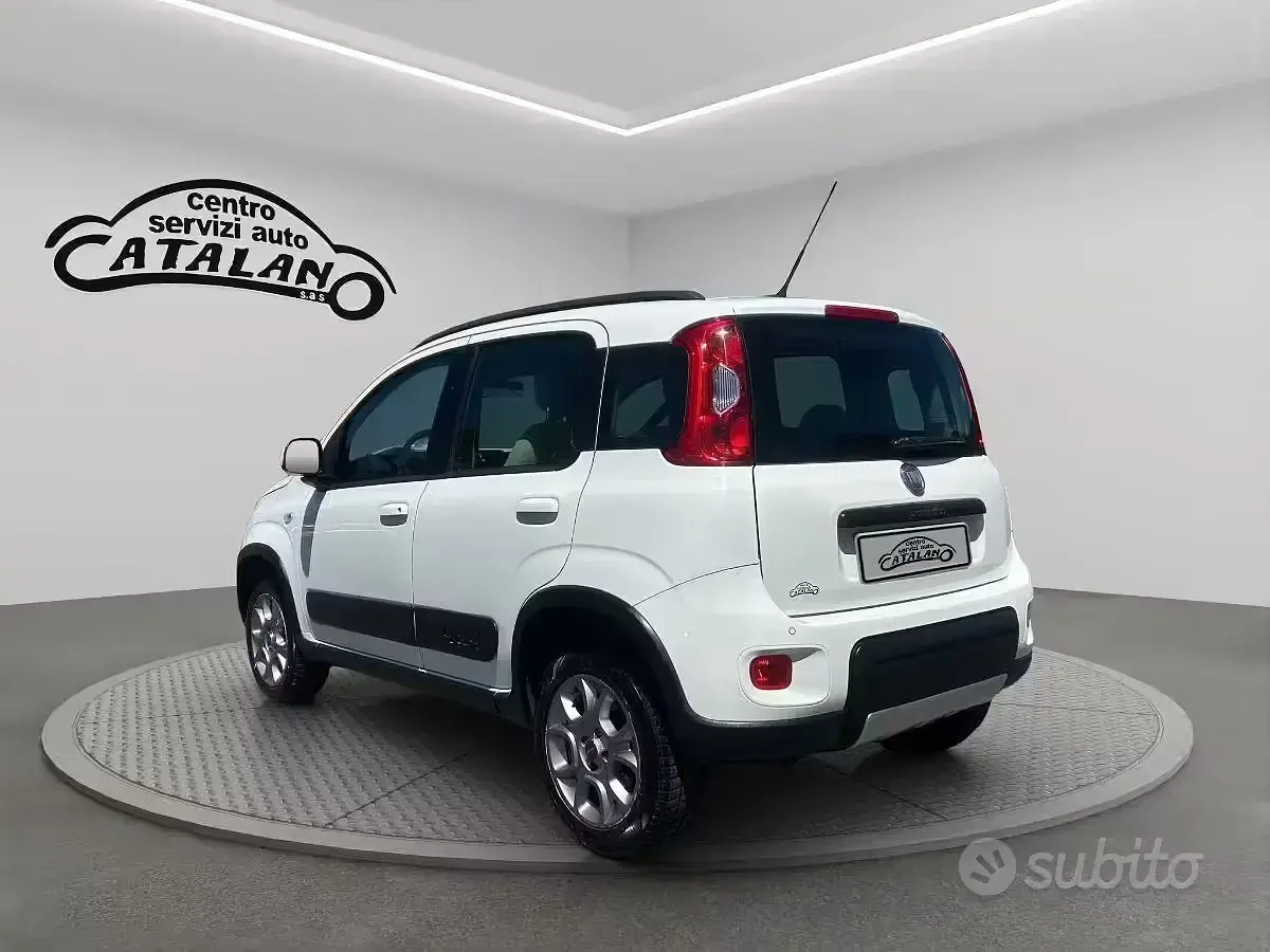 Usata Fiat Panda 4x4 S 75 CV (55 kW) 2014 Bianco Utilitaria