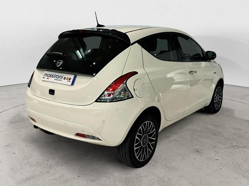 Usata Lancia Ypsilon S 69 CV (50 kW) 2024 Bianco Utilitaria
