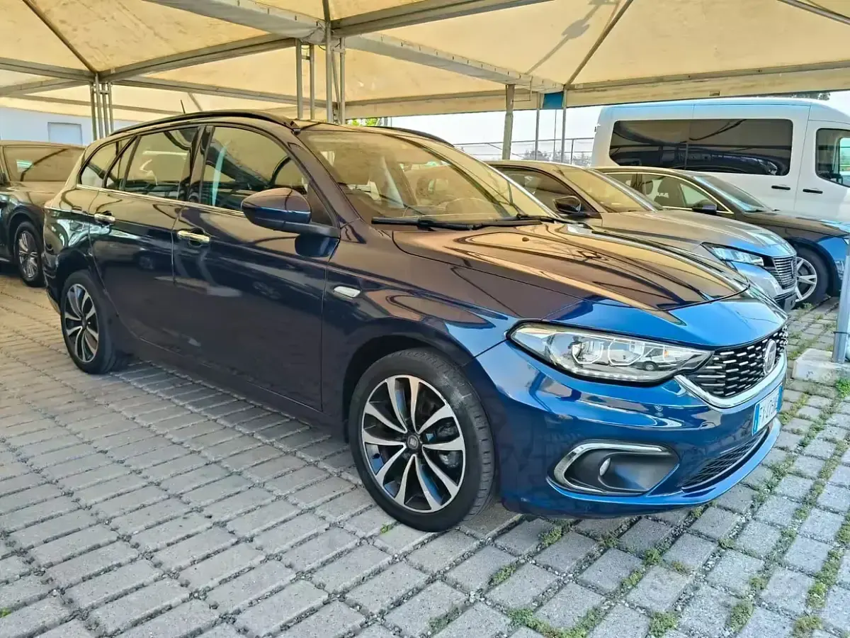 Usata Fiat Tipo Lounge 120 CV (88 kW) 2019 Bluazzurro Station wagon