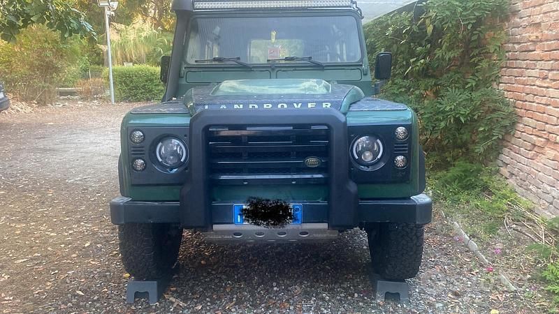 Verde Usata 1996 Land Rover Defender SUV | 27.900 € - Immagine 1/4