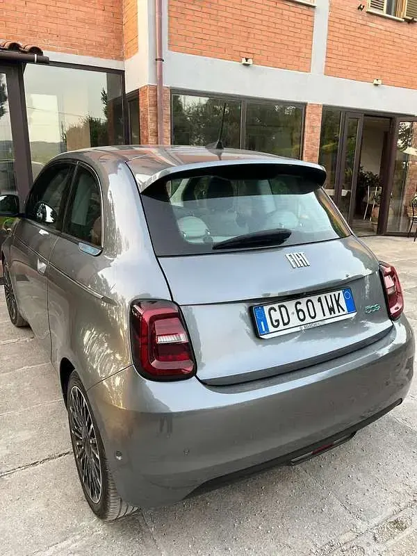 Usata Fiat 500e La Prima 42 kW (58 CV) 2021 Grigio Utilitaria