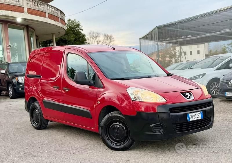 Usata Peugeot Partner 89 CV (65 kW) 2011 Rosso Monovolume