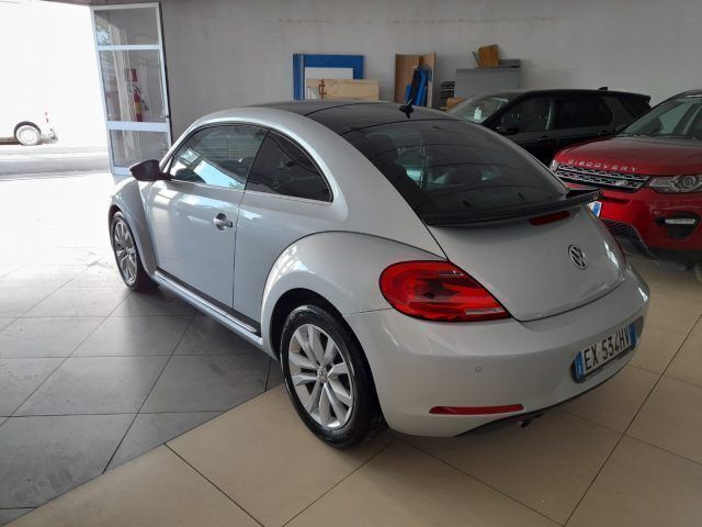 Usata VW Beetle Design 105 CV (77 kW) 2013 Argento Utilitaria