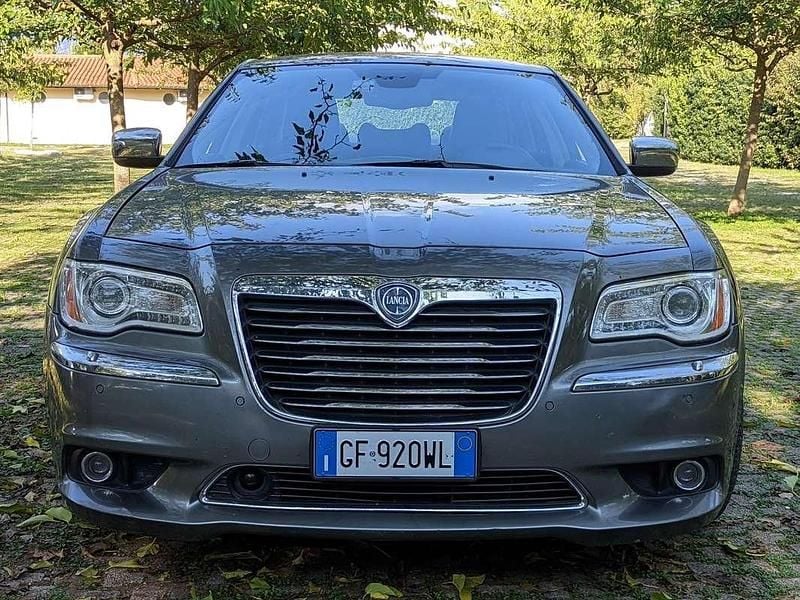 Usata Lancia Thema 239 CV (175 kW) 2013 Grigio Berlina