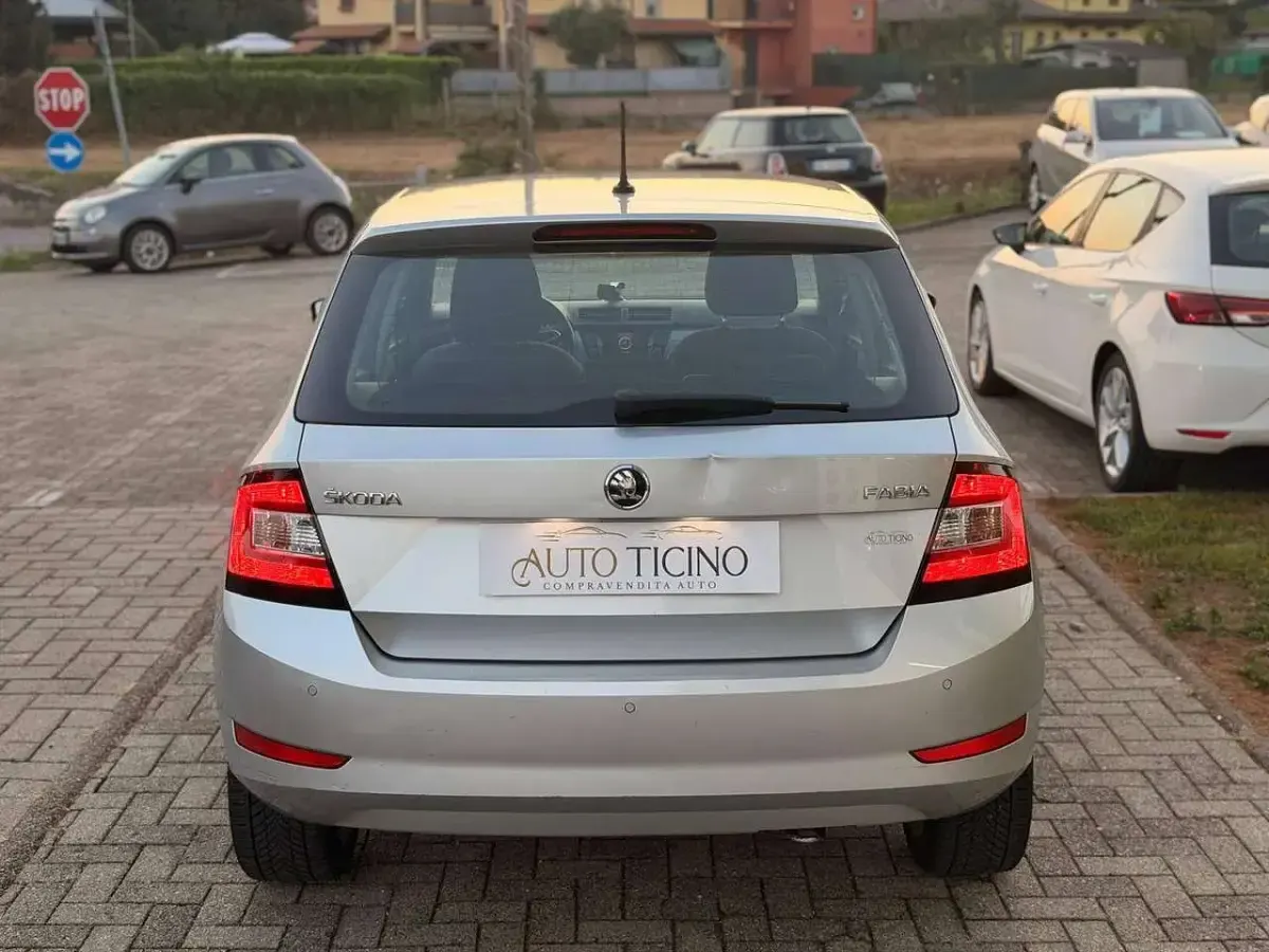 Usata Skoda Fabia 60 CV (44 kW) 2019 Argento Utilitaria