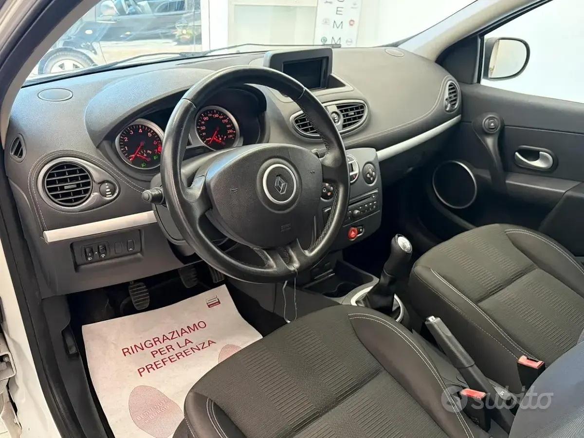 Usata Renault Clio 75 CV (55 kW) 2011 Bianco Utilitaria