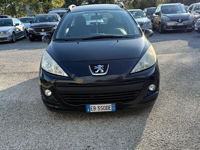 Nero Usata 2010 Peugeot 207 Station wagon | 3800 € (Buon prezzo) - Immagine 1/4