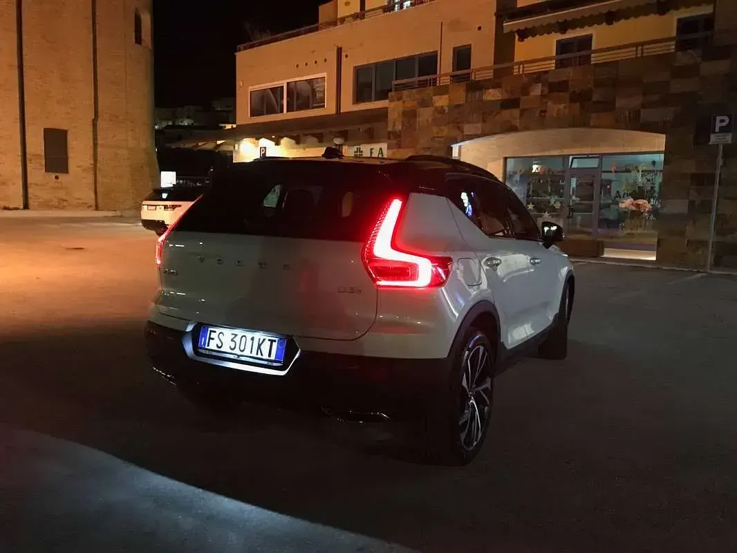 Usata Volvo XC40 R-Design 150 CV (110 kW) 2019 Bianco SUV