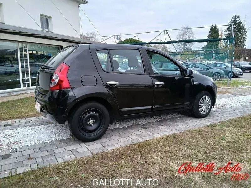 Usata Dacia Sandero 74 CV (54 kW) 2010 Nero Berlina
