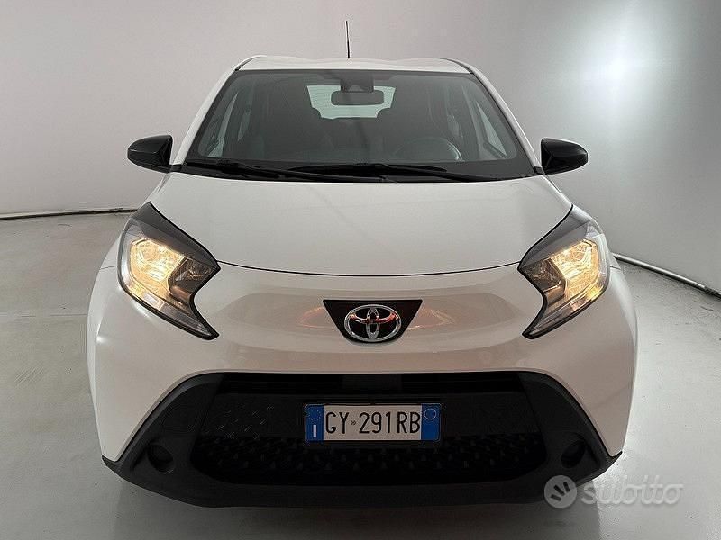 Usata Toyota Aygo X Active 72 CV (52 kW) 2025 Bianco SUV