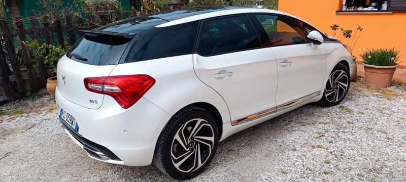 Usata DS Automobiles DS5 Chic 181 CV (133 kW) 2016 Bianco Utilitaria