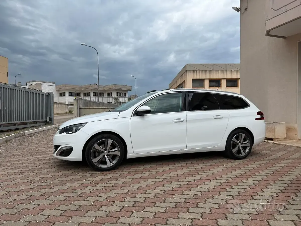 Usata Peugeot 308 Allure 120 CV (88 kW) 2017 Bianco Station wagon