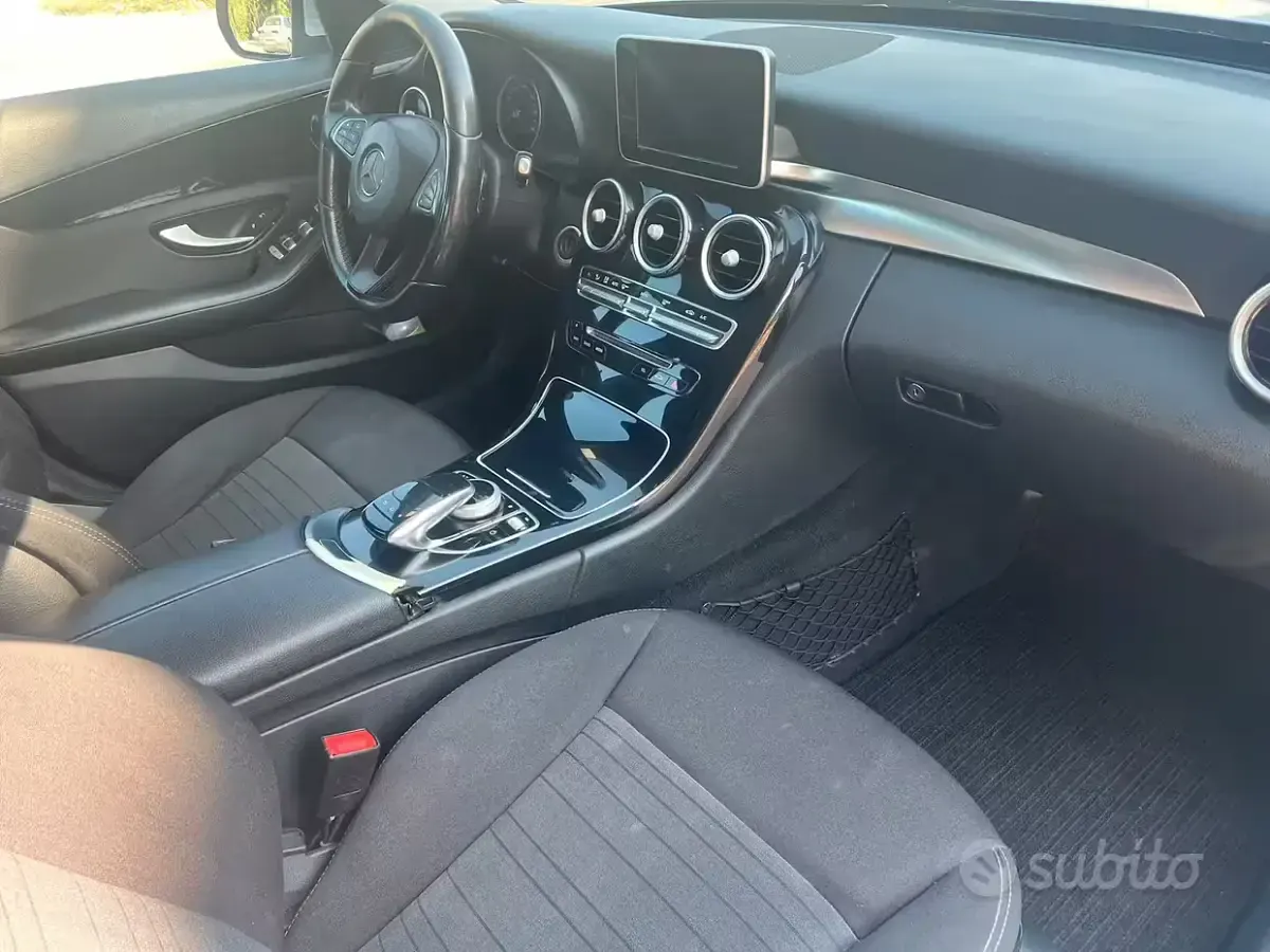 Usata Mercedes C180 116 CV (85 kW) 2015 Grigio Berlina