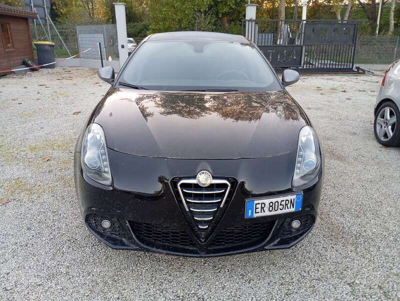 Usata 2014 Alfa Romeo Giulietta Distinctive Due volumi | 5000 € (Super prezzo) - Immagine 1/4