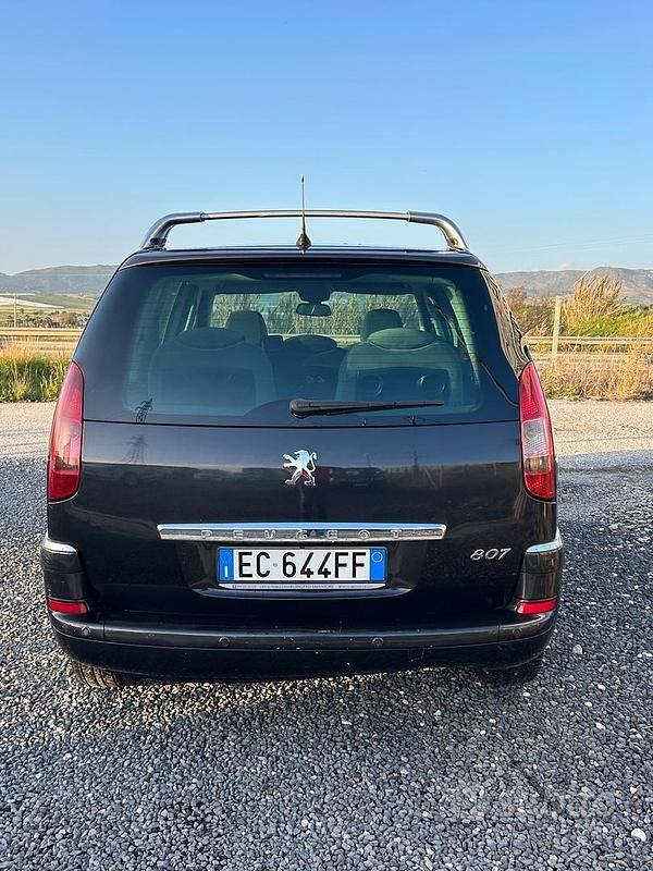Usata Peugeot 807 163 CV (119 kW) 2010 Nero Monovolume