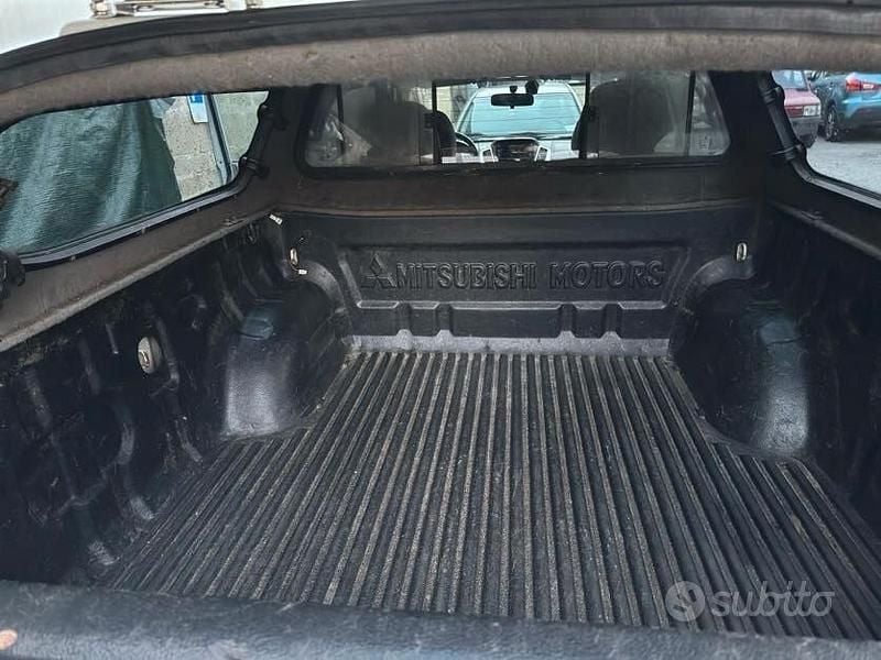 Usata Mitsubishi L200 Intense 178 CV (130 kW) 2013 Bianco Pick-up