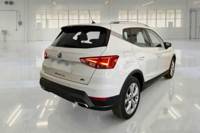 Usata Seat Arona Xperience 110 CV (80 kW) 2023 Bianco SUV
