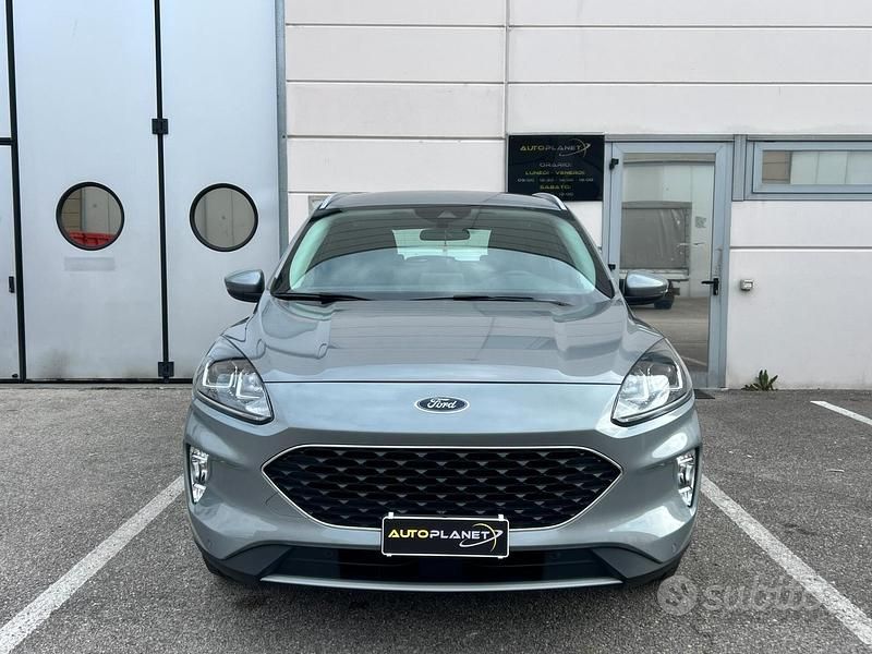 Usata Ford Kuga ST-Line X 190 CV (139 kW) 2022 Grigio SUV