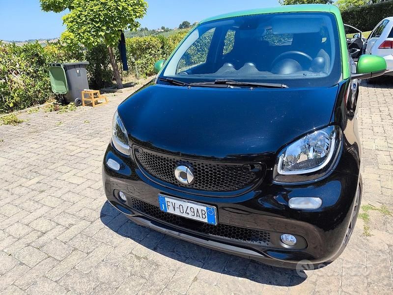 Usata Smart ForFour Electric Drive 60 kW (82 CV) 2019 Nero Utilitaria