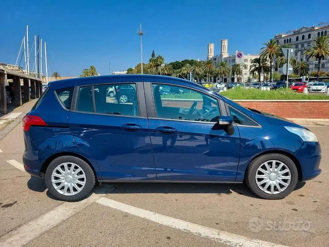 Usata Ford B-MAX 75 CV (55 kW) 2015 Blu Monovolume