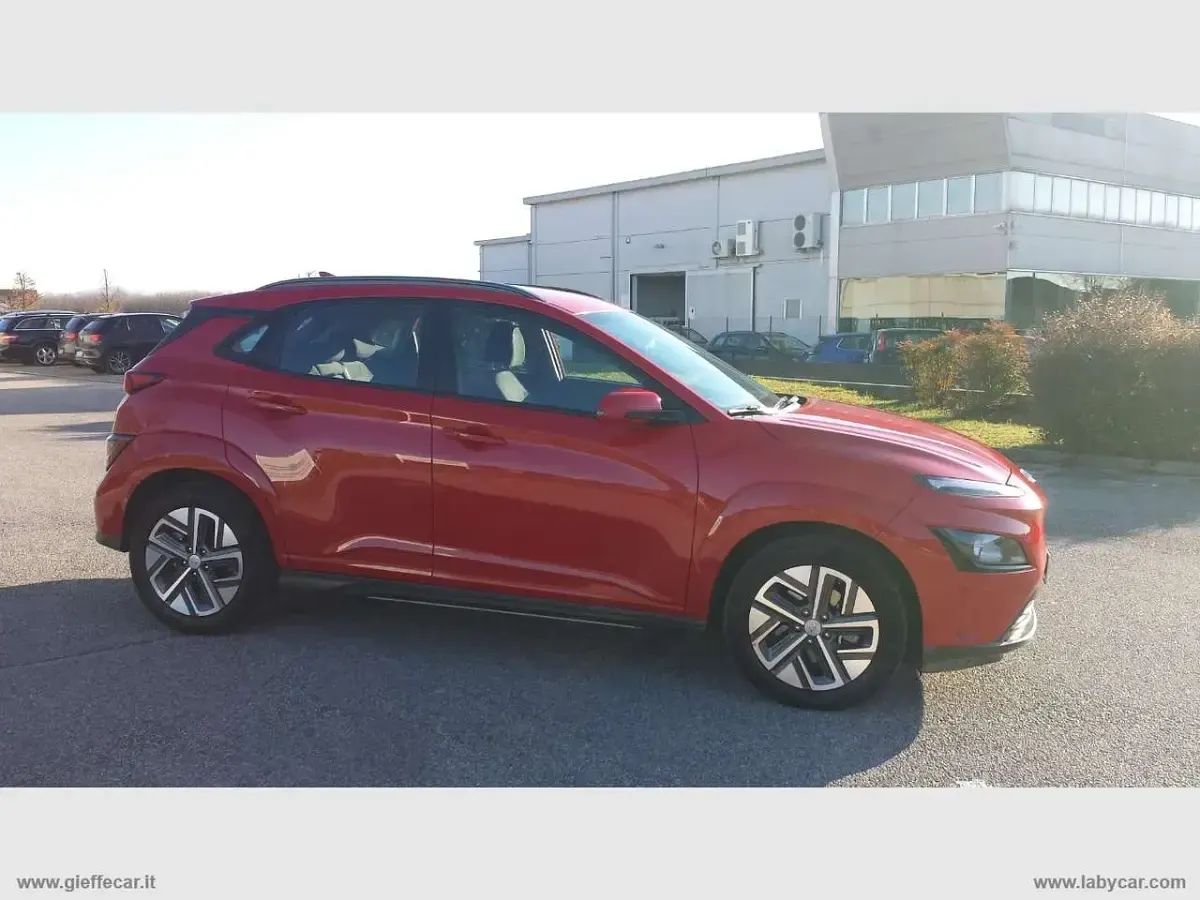 Usata Hyundai Kona 25 kW (35 CV) 2022 Rosso SUV