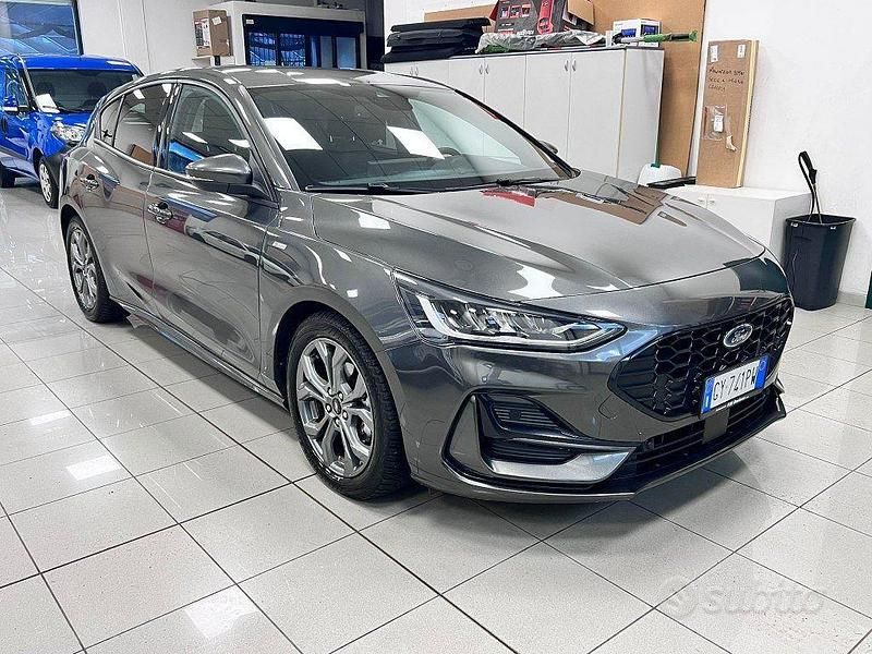 Usata Ford Focus ST 116 CV (85 kW) 2025 Grigio Berlina
