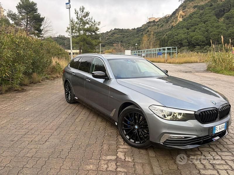 Usata BMW 520 Luxury Line 190 CV (139 kW) 2017 Grigio Station wagon