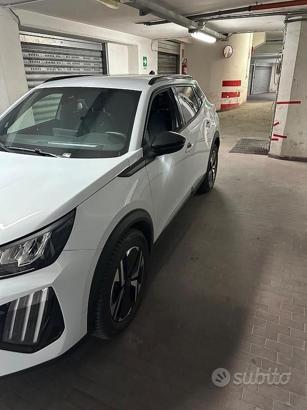 Usata Peugeot 2008 130 CV (95 kW) 2024 Bianco SUV