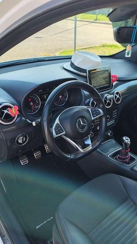 Usata Mercedes B200 Premium 140 CV (102 kW) 2016 Monovolume
