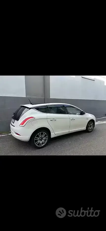 Usata Lancia Delta 120 CV (88 kW) 2014 Utilitaria