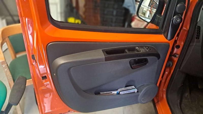 Usata Fiat Fiorino 75 CV (55 kW) 2010 Arancione Monovolume