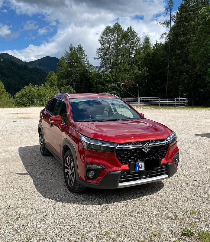 Rosso Usata 2023 Suzuki SX4 S-Cross SUV | 24.500 € (Cara) - Immagine 1/3