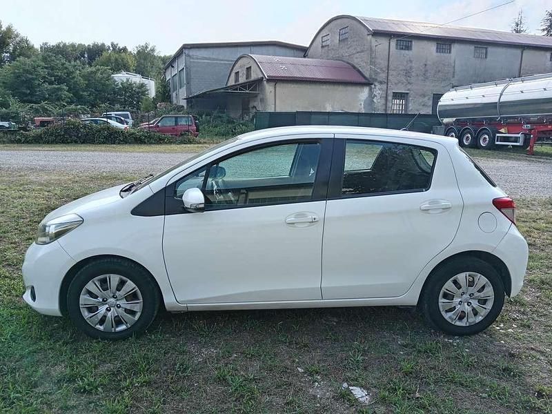 Bianco Usata 2013 Toyota Yaris Lounge | 4800 € (Buon prezzo) - Immagine 1/4