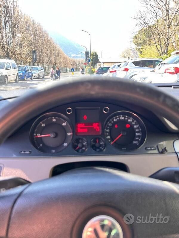 Usata 2008 VW Passat Tre volumi | 2000 € (Ottimo prezzo) - Immagine 1/4