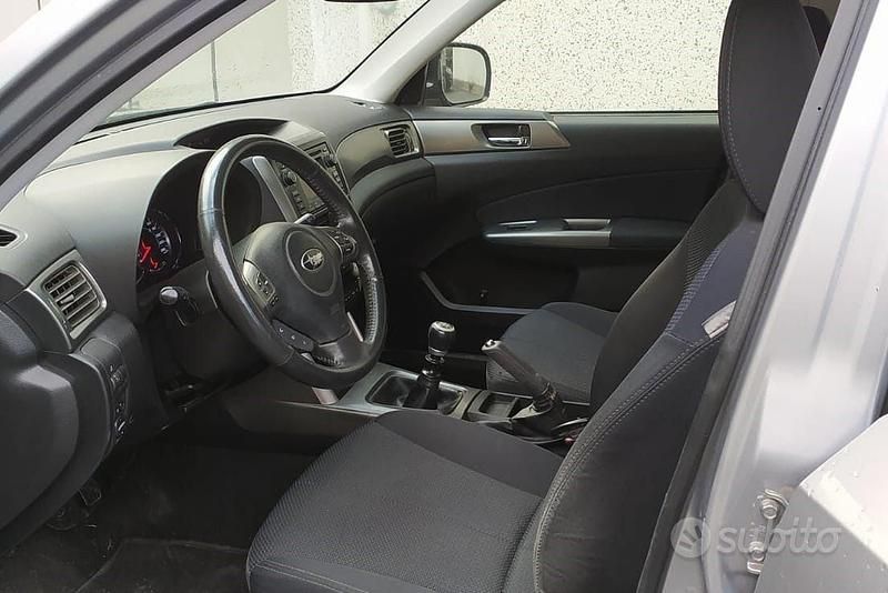 Usata Subaru Forester 2012 Grigio SUV