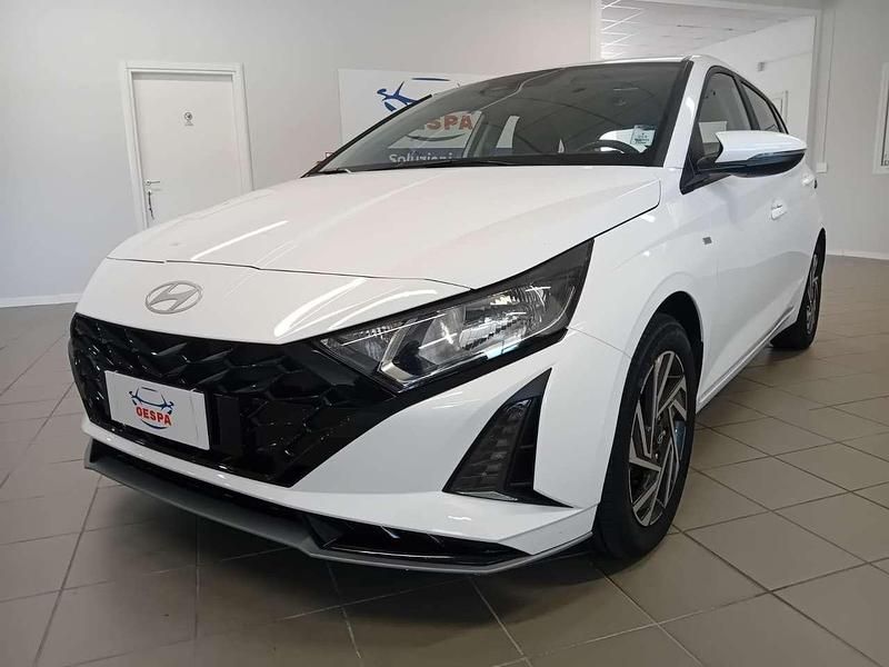 Bianco Usata 2024 Hyundai i20 Due volumi | 14.800 € (Ottimo prezzo) - Immagine 1/4