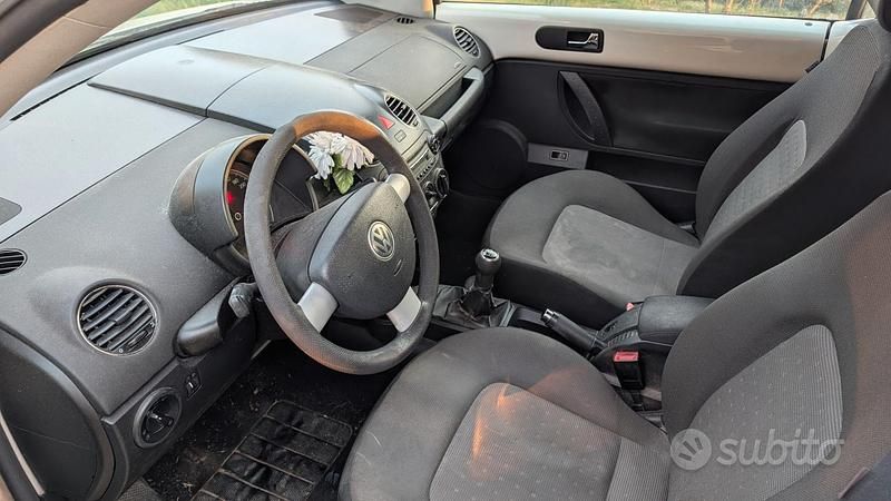 Usata VW New Beetle 105 CV (77 kW) 2007 Utilitaria