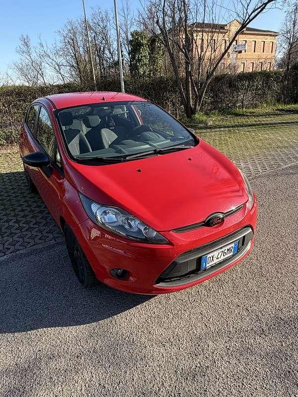 Usata Ford Fiesta Ghia 90 CV (66 kW) 2008 Utilitaria