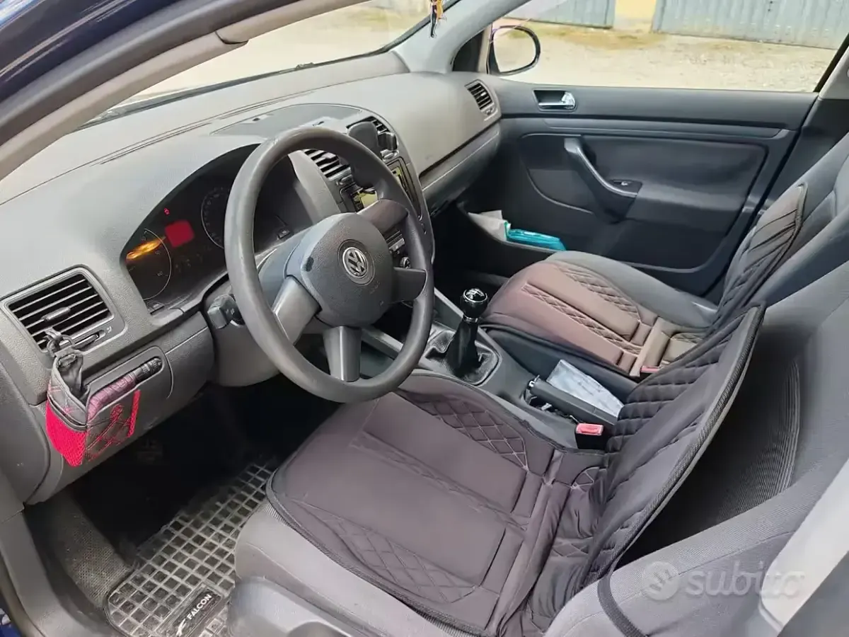 Usata VW Golf V 105 CV (77 kW) 2006 Blu Utilitaria