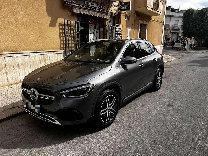 Usata Mercedes GLA200 150 CV (110 kW) 2022 SUV