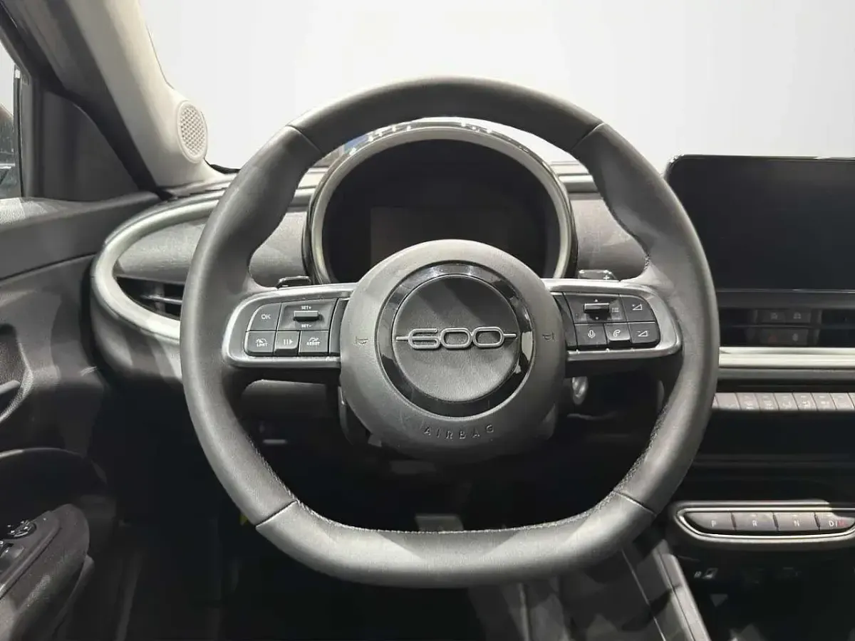 Usata Fiat 600 101 CV (74 kW) 2024 Nero SUV