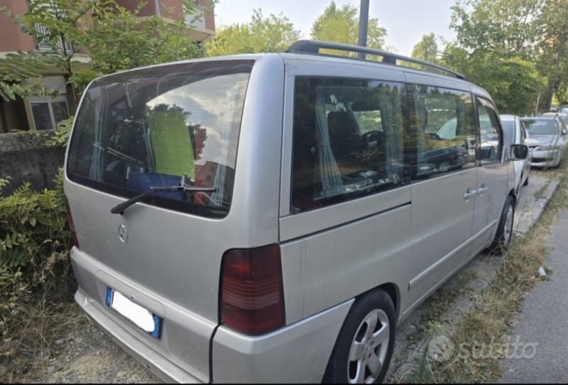 Usata Mercedes Vito 122 CV (89 kW) 2004 Grigio Furgone